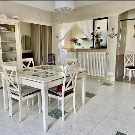Family House * La Rochelle (Charente-Maritime)